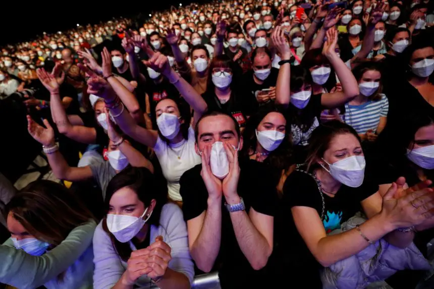 5,000 people were able to dance without a safe distance and undergoing an antigen test before to enter the concert in Barcelona
