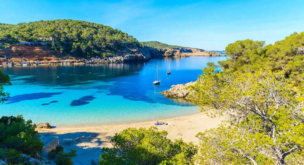 Discover Ibiza by boat