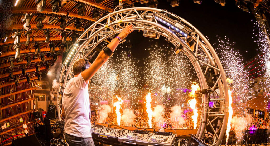 Armin van Buuren Takes Over Ushuaïa Ibiza 2023 Sundays in September