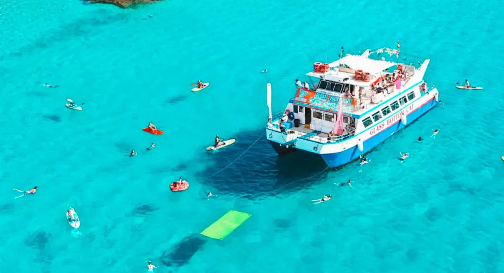 Find out the Top 5 Water Activities and Boat Parties in Ibiza