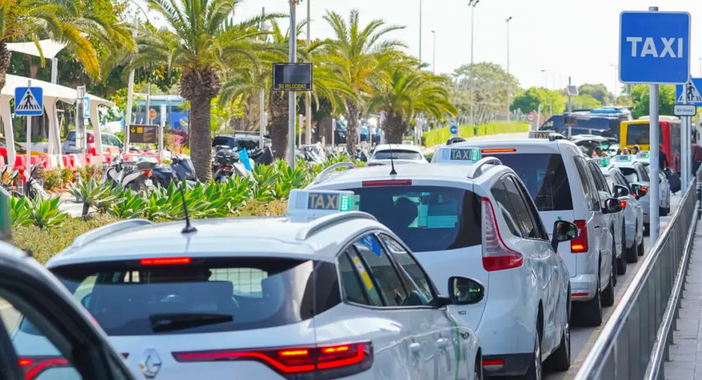 airpot taxis in ibiza