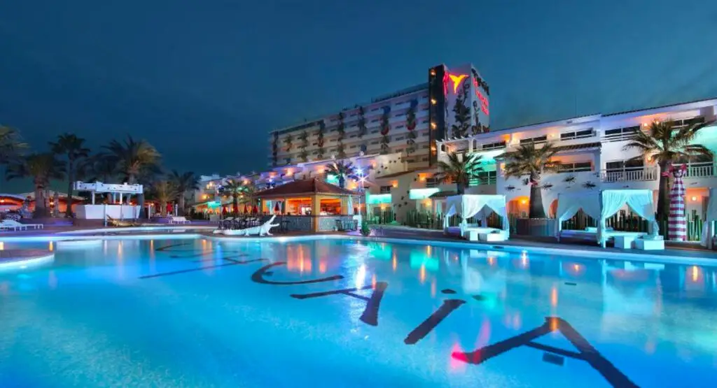 Ushuaia Ibiza Beach Hotel: Party in Style