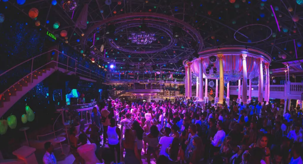 You Know The Vibes at Es Paradis