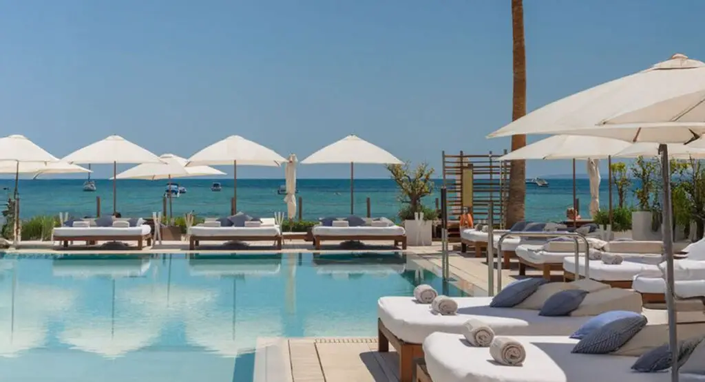 Balearic Hotel Occupancy Hits 71.9% in April, Highest in Spain