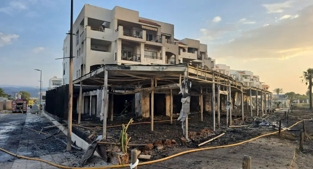 Platja d’en Bossa fire engulfs beachfront restaurants at Ushuaïa