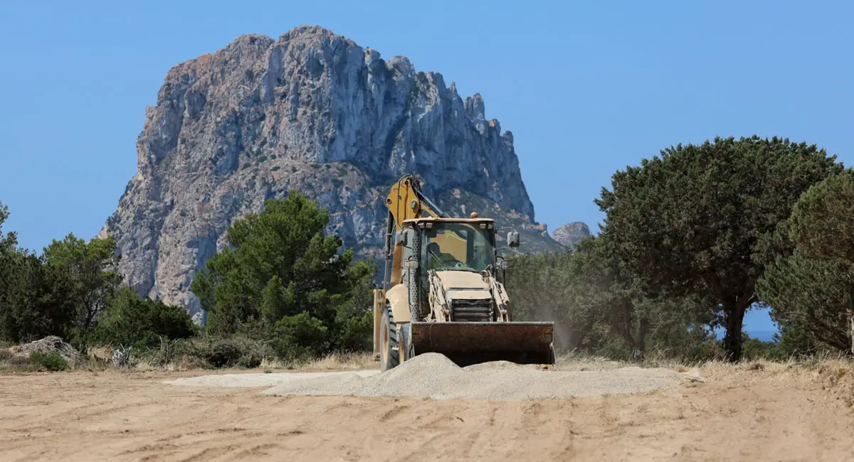 Cala d’Hort Parking Situation: Council Pays €8,000 for Beach Access in 2025