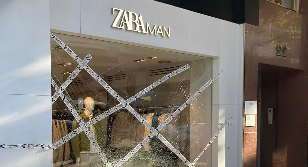 Drunk Driver Crashes Into Shopfront In City Centre in Ibiza