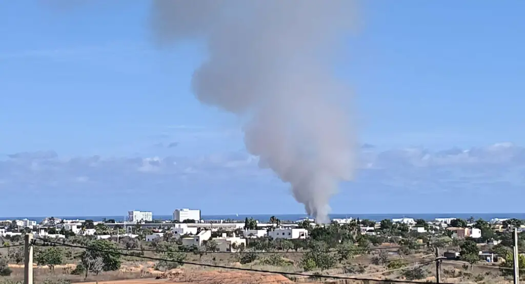 Fire Erupts Near Hotel Fergus Shocks Tourists in Platja D’en Bossa