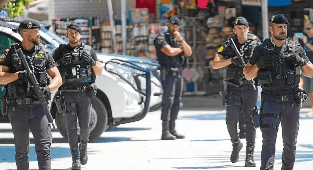 Guardia Civil Detains Man After Nitrous Oxide Arrest In Sant Antoni Beach Club