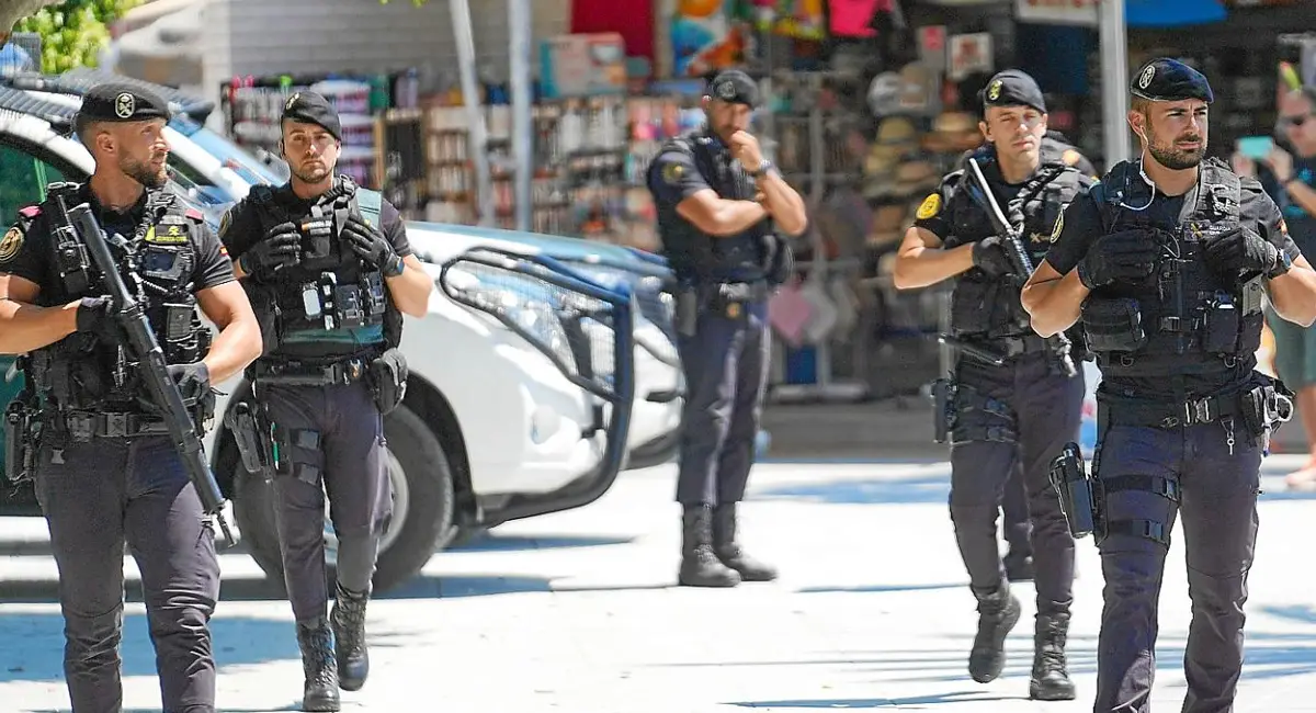Guardia Civil Detains Man After Nitrous Oxide Arrest In Sant Antoni Beach Club