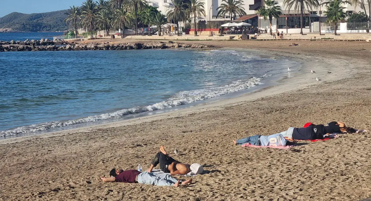 Sleep On The Beach After Party Without Booking A Hotel